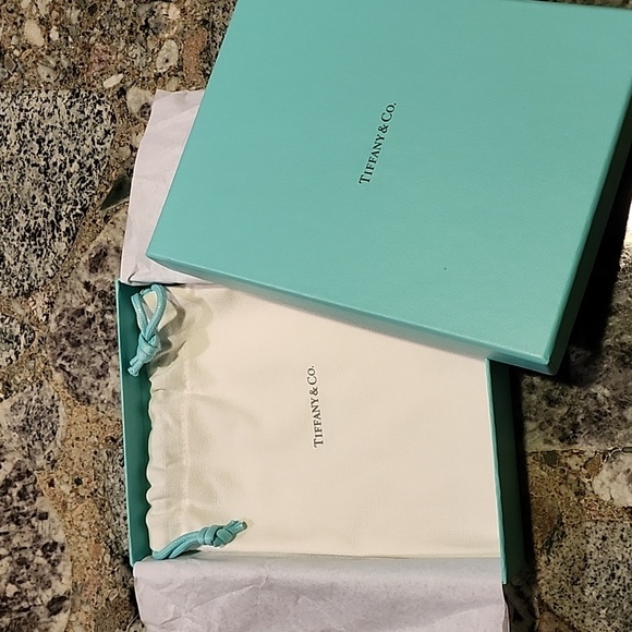 Empty Tiffany & Co. BOX - Picture 2 of 6